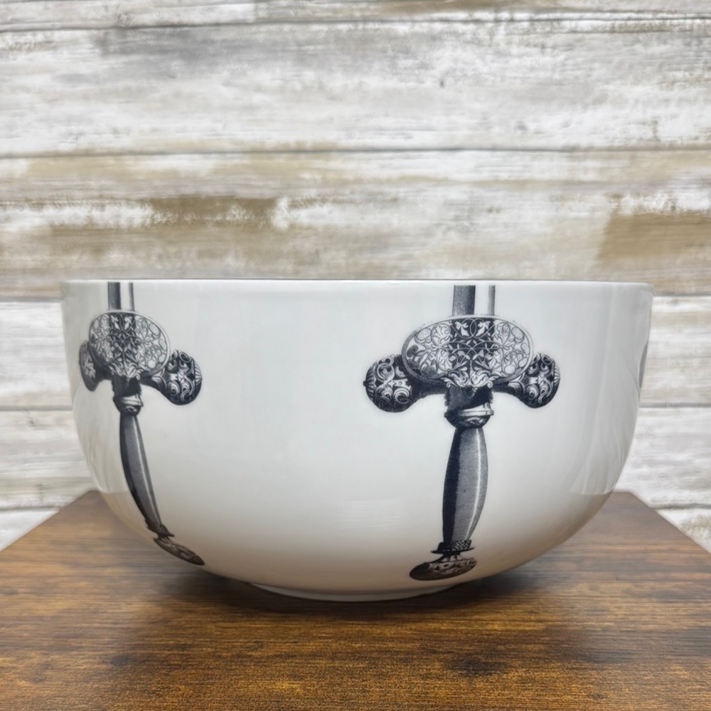 Mitchell Black Chicago Royal Dager Large 9.75" Porcelain Decorative Serving Bowl